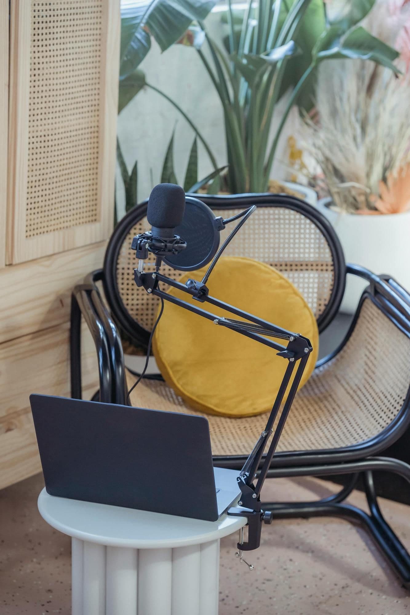 Podcasts: Brand Communication Analysis